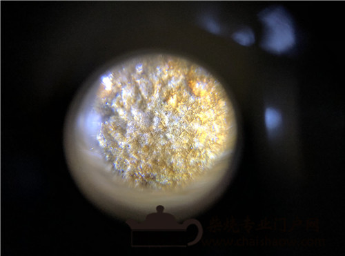 显微镜下的柴烧壶肌理