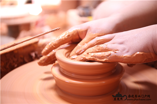 传统手工陶艺成型方式