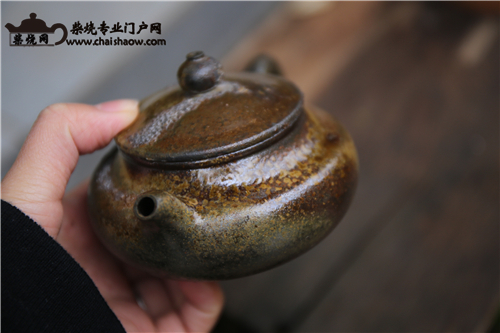 柴烧壶|柴烧茶具如何巧除茶垢留住包浆？