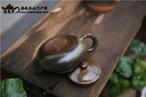 柴烧壶|柴烧茶具如何巧除茶垢留住包浆？