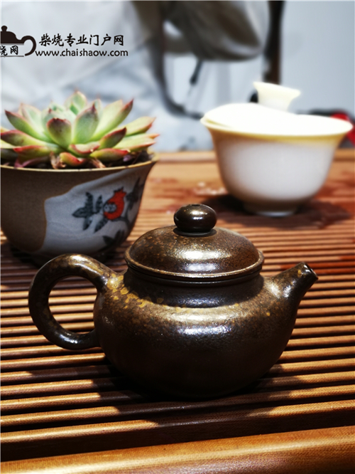 柴烧茶壶与盖碗分别适合泡什么茶，泡茶是用柴烧壶还是盖碗好？