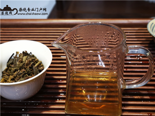 柴烧茶壶与盖碗分别适合泡什么茶，泡茶是用柴烧壶还是盖碗好？