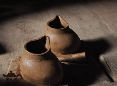香格里拉尼西黑陶制作工艺的艺术价值