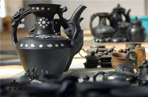香格里拉尼西黑陶制作工艺的艺术价值