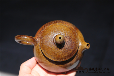 论建水紫陶柴烧壶的实用性、工艺性和艺术性