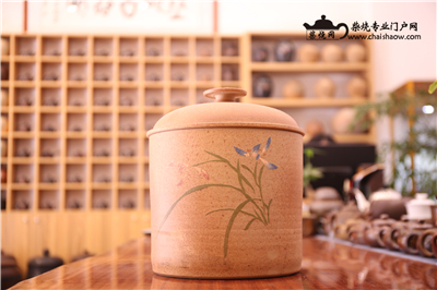 为什么那么多人选用建水紫陶柴烧茶叶罐存储普洱茶